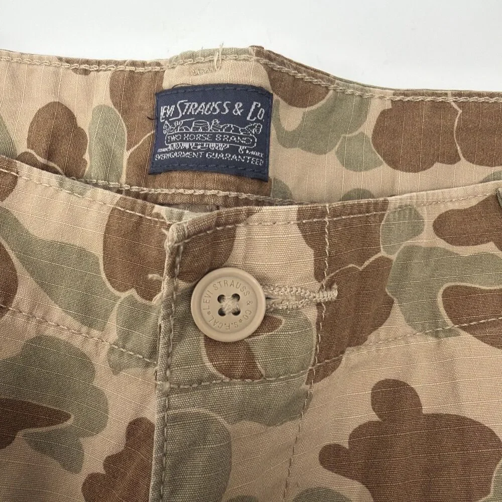 Levi Carrier Cargo Shorts Men's 44 Camouflage